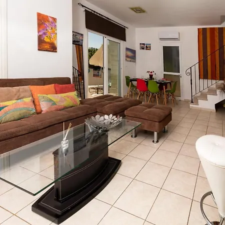 فيلة Blue Water Village, 2 Bedroom With Pool باراليمني