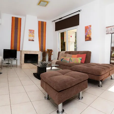 Blue Water Village, 2 Bedroom With Pool فيلة